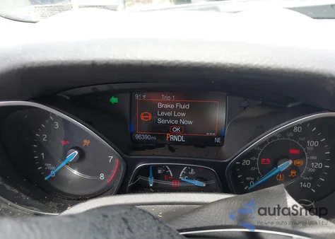 2016 Ford Focus Se z USA, uszkodzony, nr VIN 1FADP3F2XGL327799